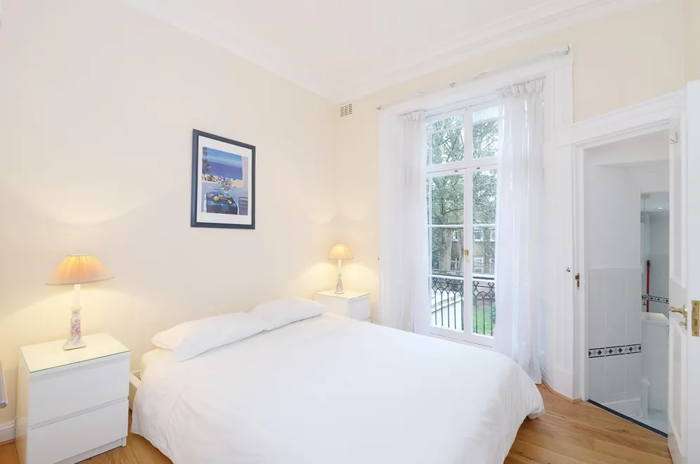 Brompton Square Knightsbridge SW3 photo 5