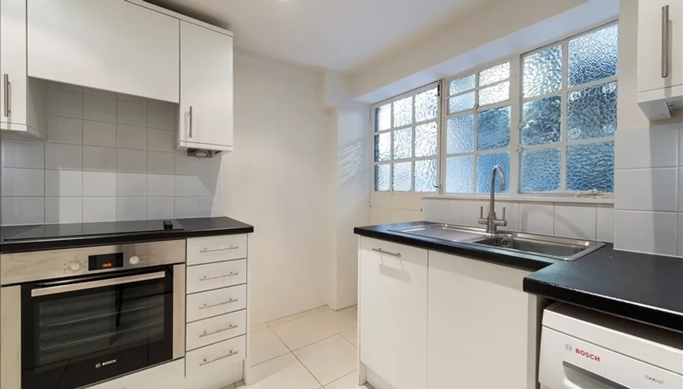Pelham Court, Fulham Road, London SW3 photo 2