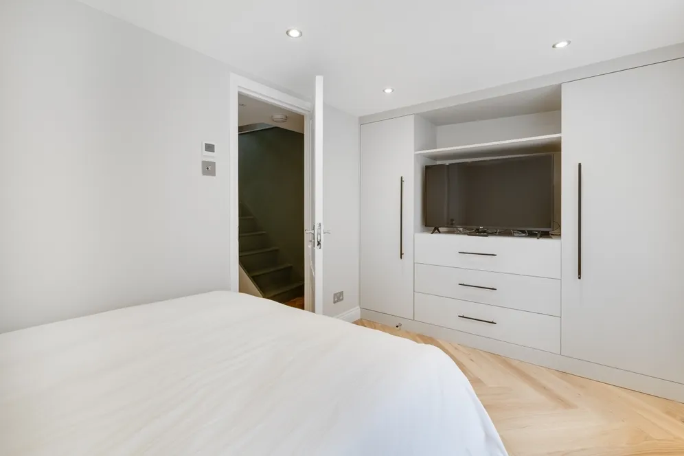 Offord Road London N1 photo 8