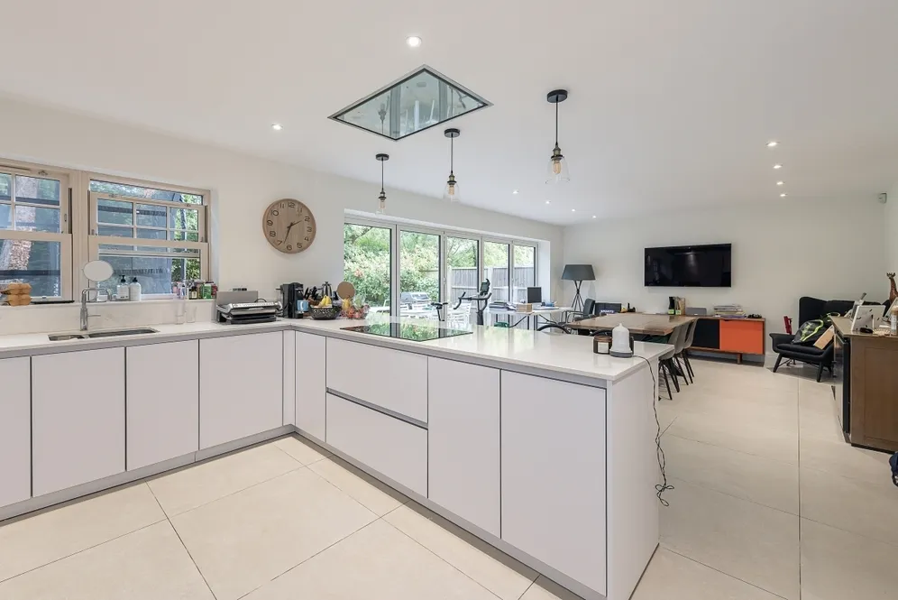 Walnut Close Harpenden AL5 photo 4