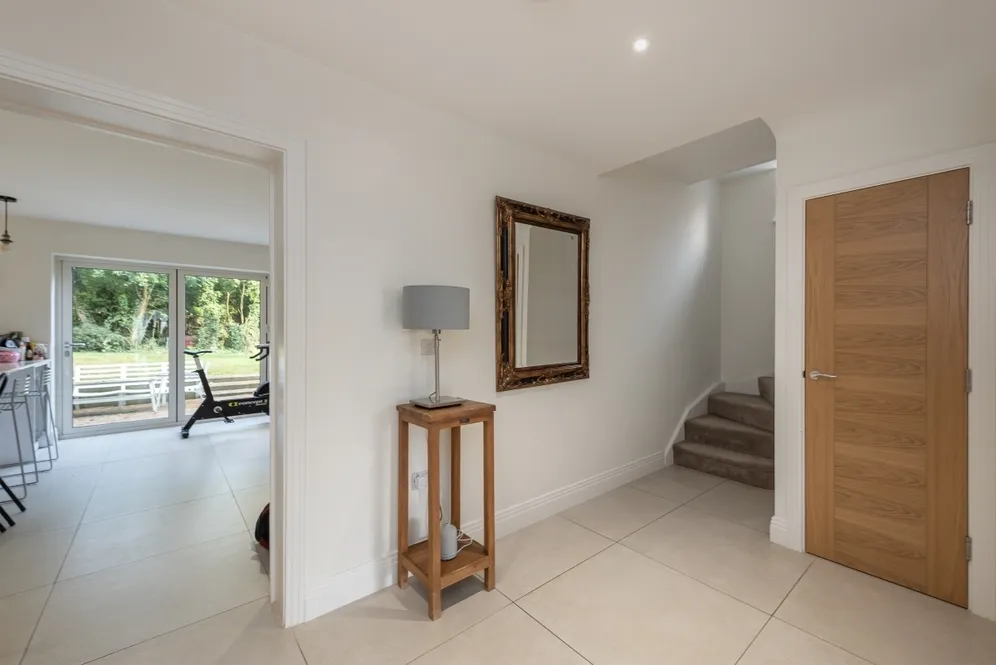 Walnut Close Harpenden AL5 photo 5