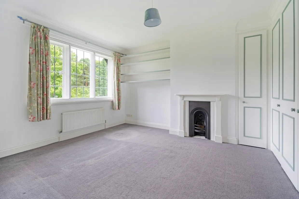 Roffey Park Colgate RH12 photo 3