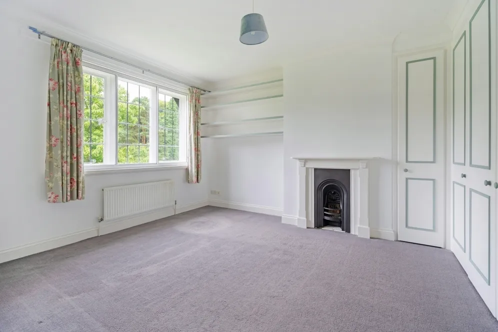 Roffey Park Colgate RH12 photo 3