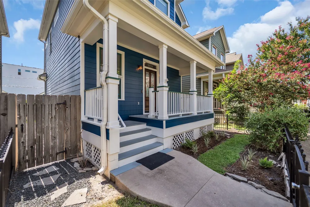 1029 W 15th 1/2 St, Houston, TX 77008
