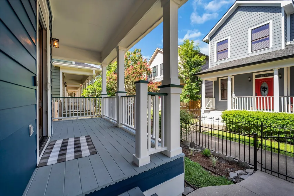 1029 W 15th 1/2 St, Houston, TX 77008