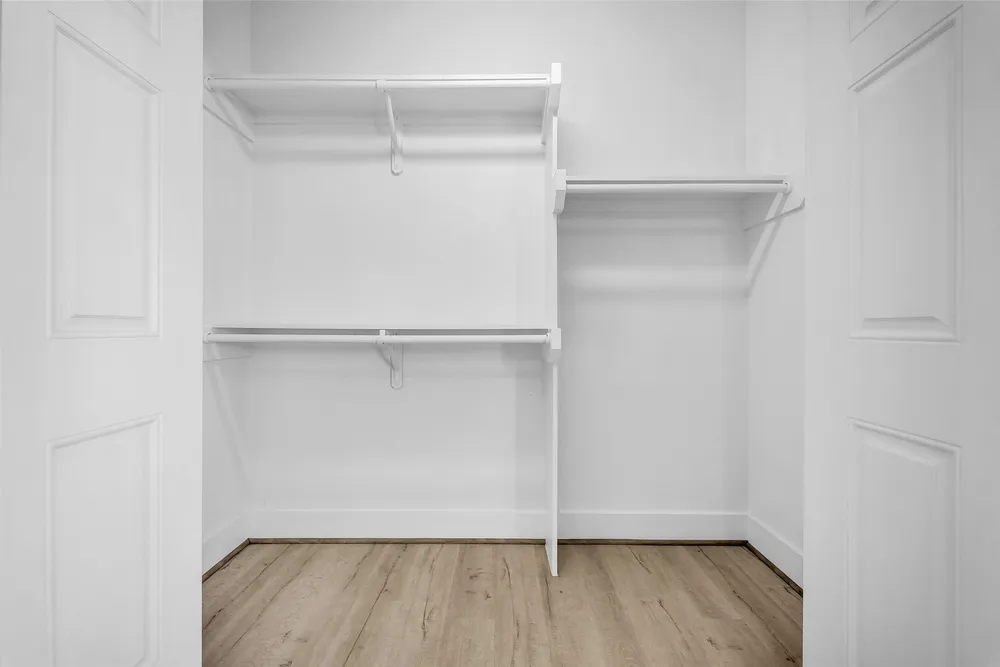 1029 W 15th 1/2 St, Houston, TX 77008