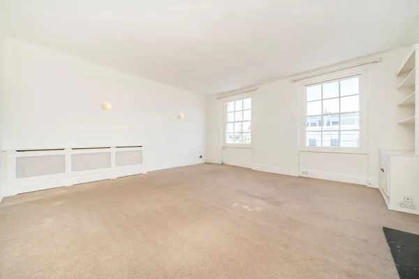 St. George's Drive, London, SW1V photo 1