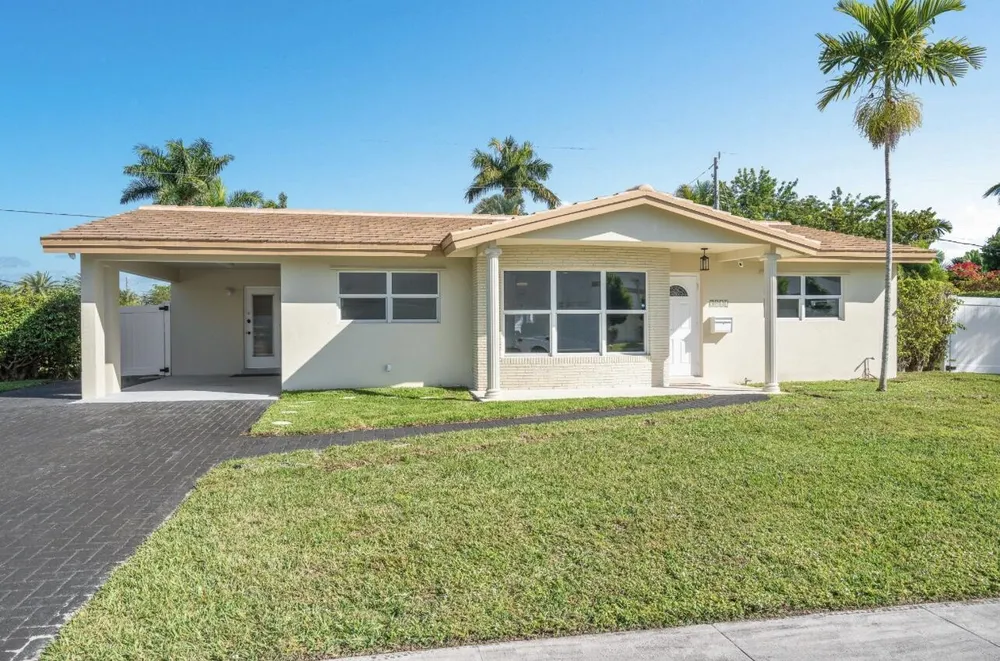 5040 NE 22nd Ave, Lighthouse Point, FL 33064