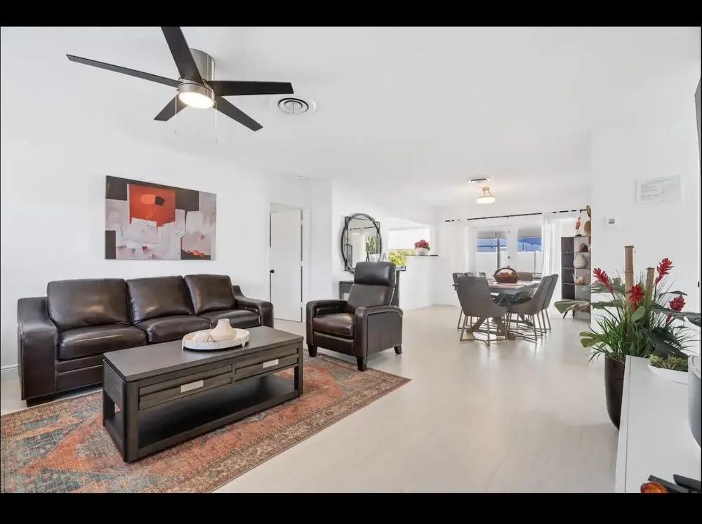5040 NE 22nd Ave, Lighthouse Point, FL 33064