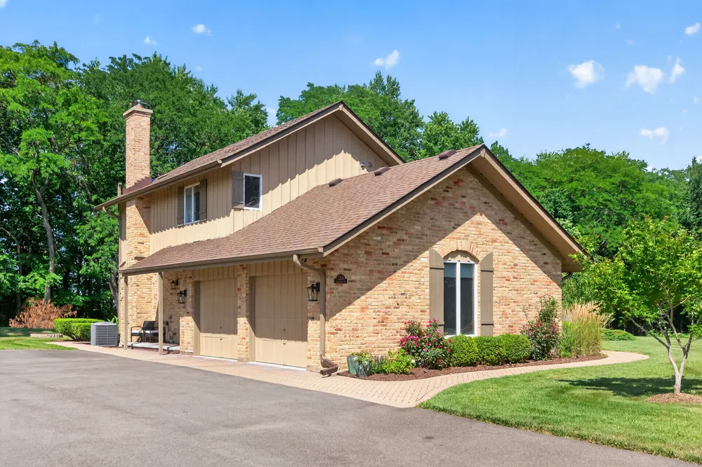 1206 Aberdeen Rd, Inverness, IL 60067