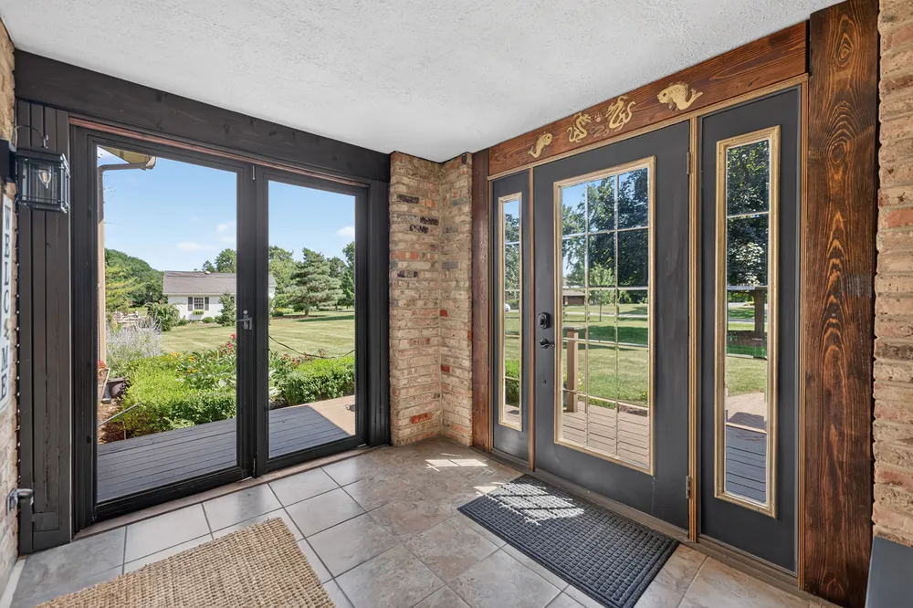1206 Aberdeen Rd, Inverness, IL 60067