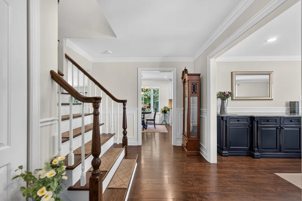 1206 Aberdeen Rd, Inverness, IL 60067