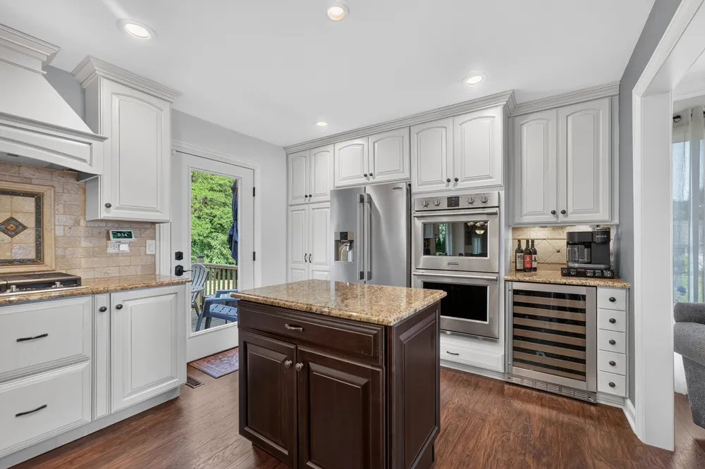 1206 Aberdeen Rd, Inverness, IL 60067