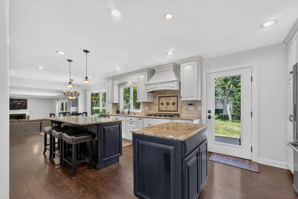 1206 Aberdeen Rd, Inverness, IL 60067