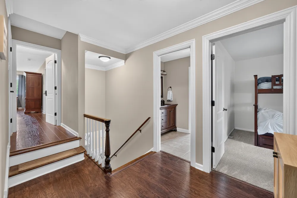 1206 Aberdeen Rd, Inverness, IL 60067