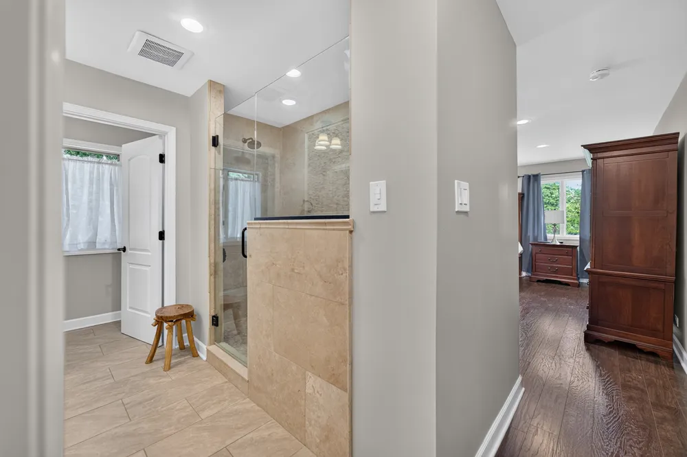 1206 Aberdeen Rd, Inverness, IL 60067