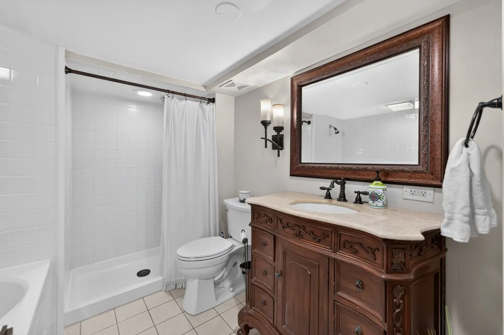 1206 Aberdeen Rd, Inverness, IL 60067