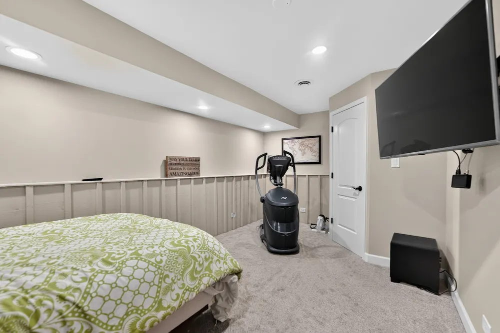 1206 Aberdeen Rd, Inverness, IL 60067