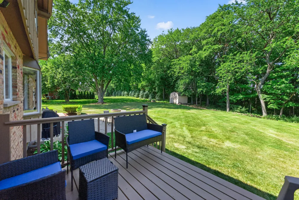 1206 Aberdeen Rd, Inverness, IL 60067
