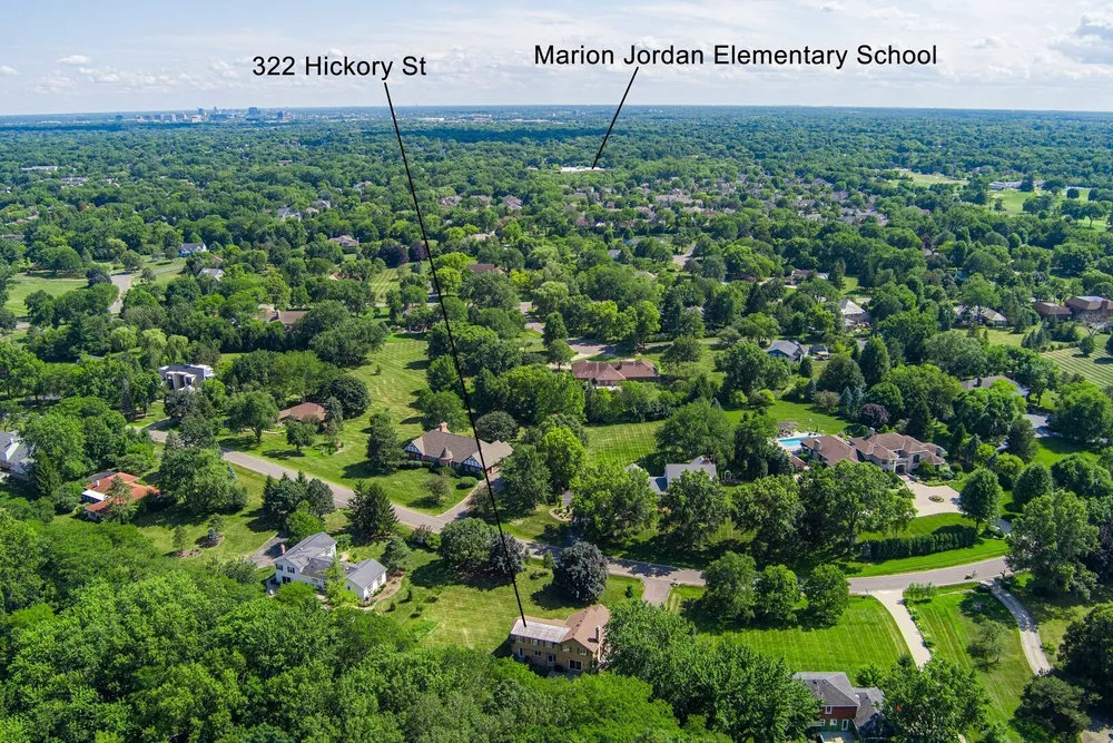 1206 Aberdeen Rd, Inverness, IL 60067