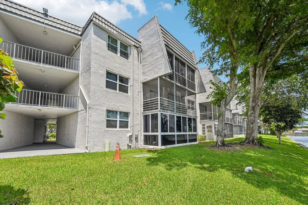 9150 Lime Bay Blvd, Tamarac, FL 33321