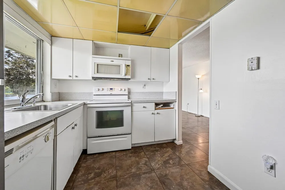 9150 Lime Bay Blvd, Tamarac, FL 33321