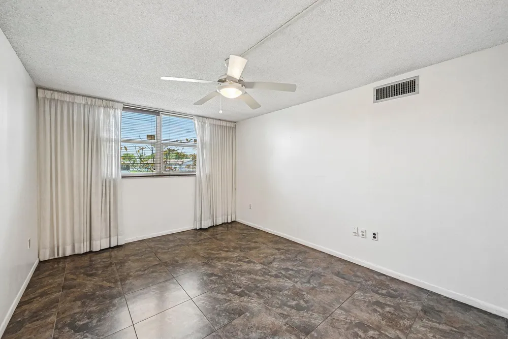 9150 Lime Bay Blvd, Tamarac, FL 33321