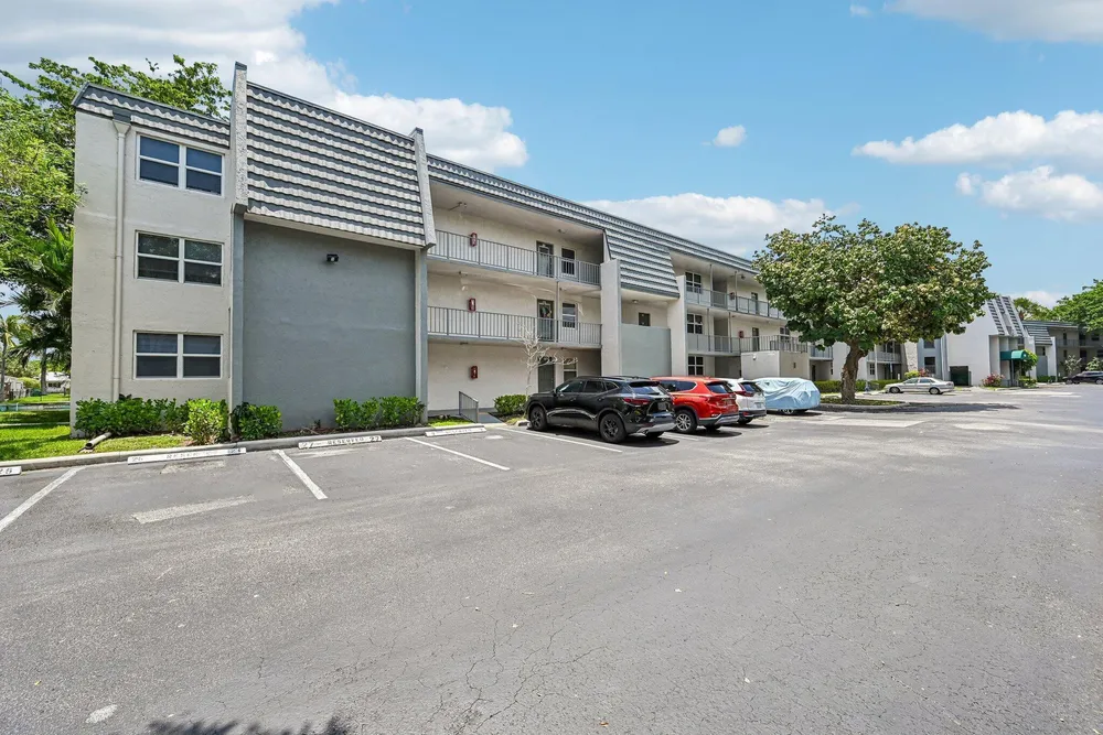 9150 Lime Bay Blvd, Tamarac, FL 33321