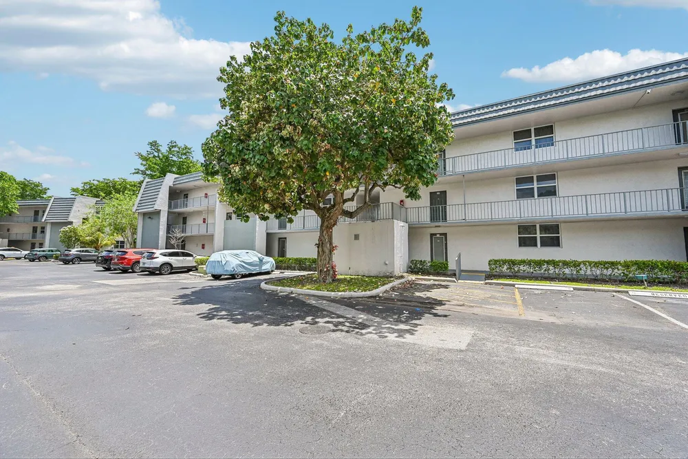 9150 Lime Bay Blvd, Tamarac, FL 33321
