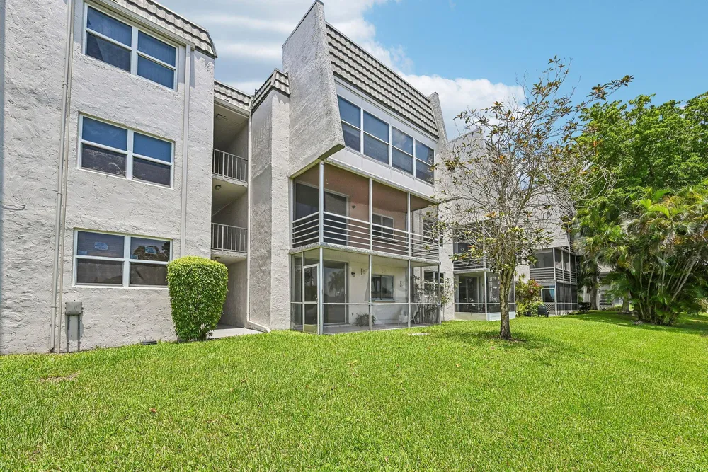 9150 Lime Bay Blvd, Tamarac, FL 33321