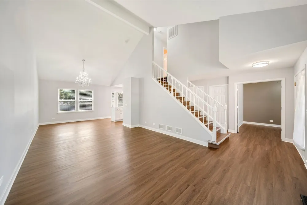 1384 Marble Hill Dr, Lake Zurich, IL 60047-1744