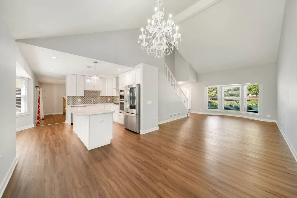 1384 Marble Hill Dr, Lake Zurich, IL 60047-1744