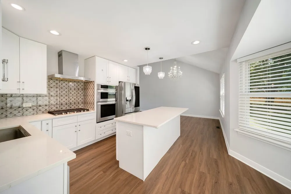 1384 Marble Hill Dr, Lake Zurich, IL 60047-1744