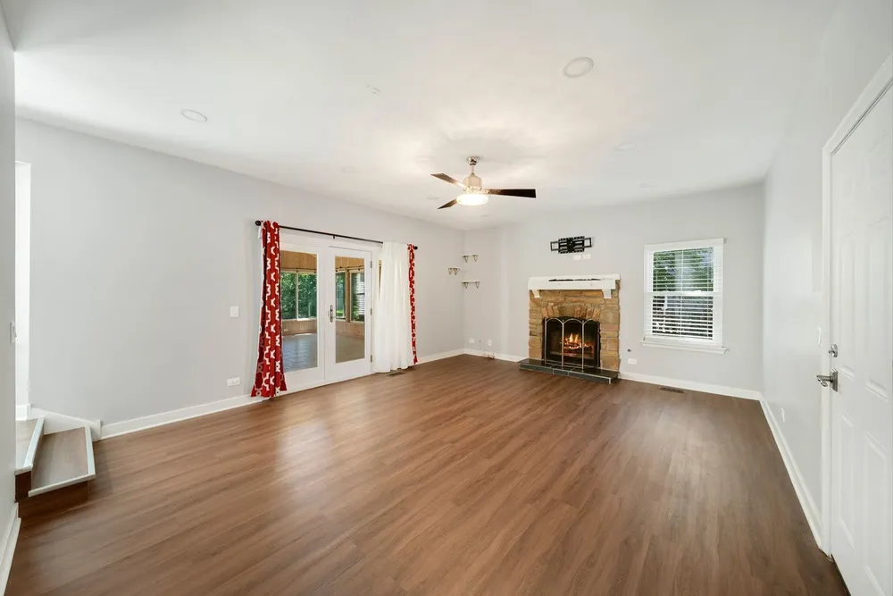 1384 Marble Hill Dr, Lake Zurich, IL 60047-1744