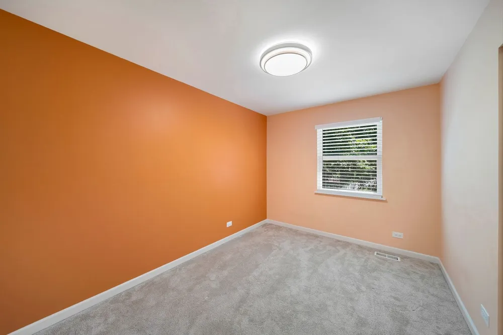 1384 Marble Hill Dr, Lake Zurich, IL 60047-1744