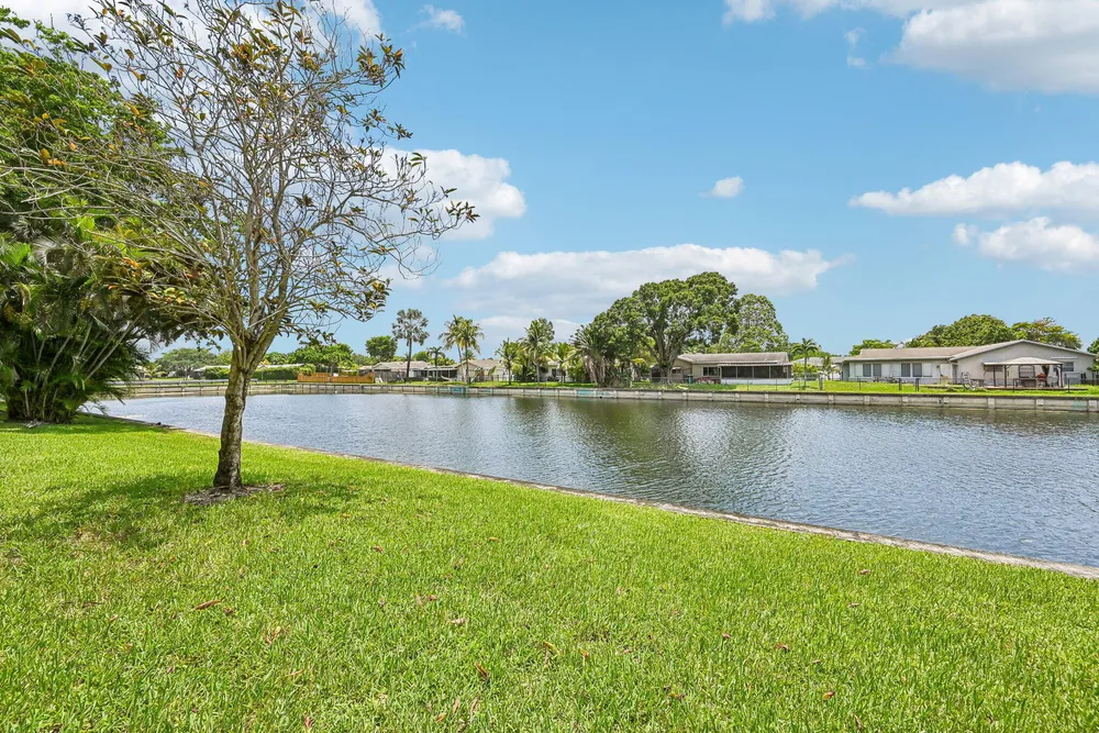 9150 Lime Bay Blvd, Tamarac, FL 33321