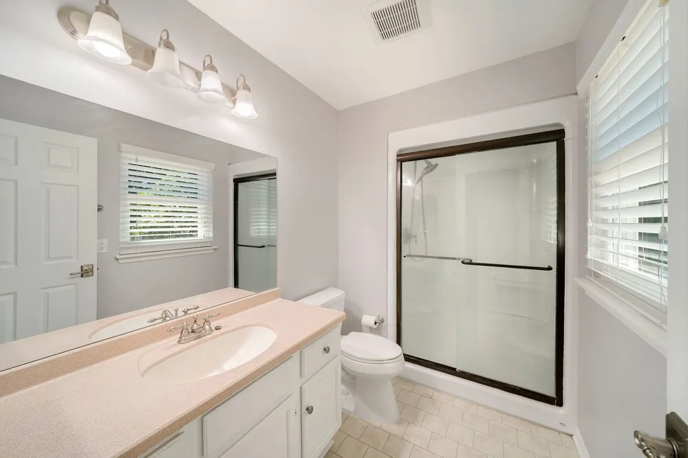 1384 Marble Hill Dr, Lake Zurich, IL 60047-1744