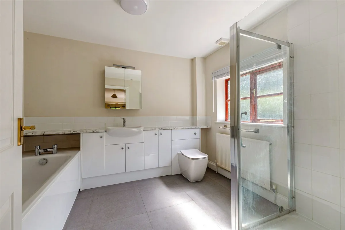 Biddesden Farmhouse, Rooksdown, RG24