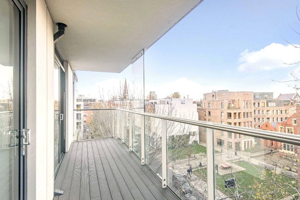 Kensington Apartments, Aldgate East, London, E1 Image 7