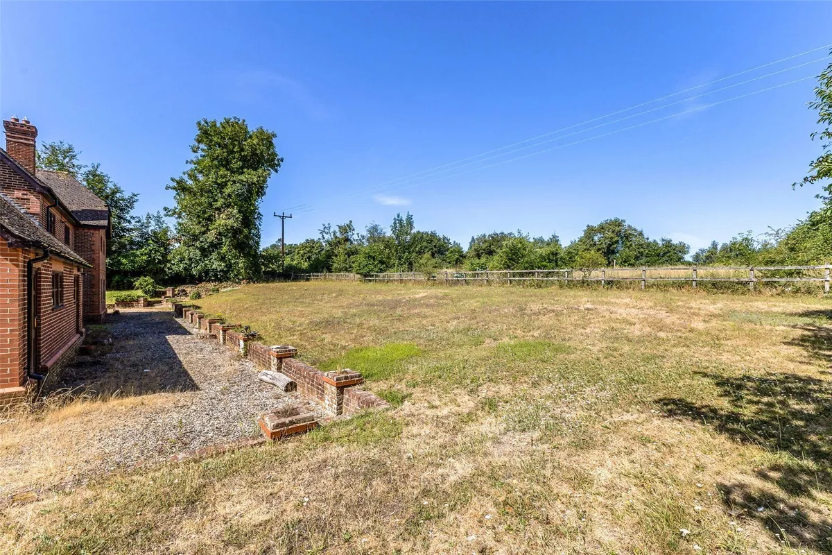 Biddesden Farmhouse, Rooksdown, RG24