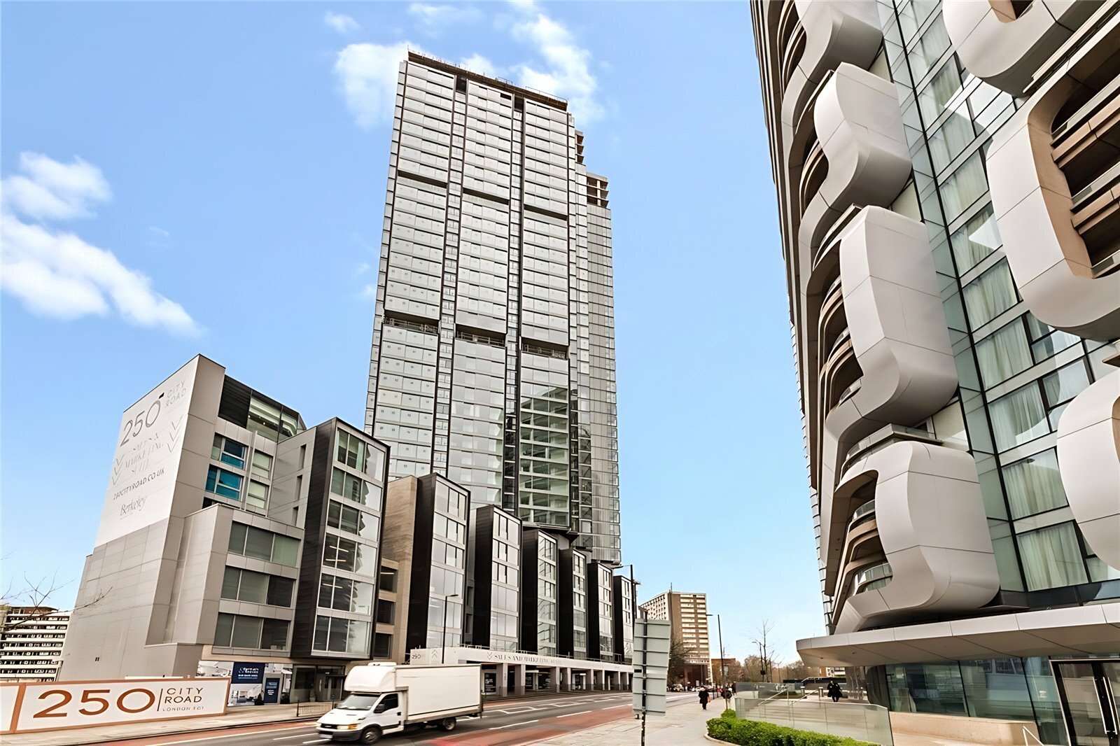 Carrara Tower,, City Road,, Islington,, London, EC1V Image 10