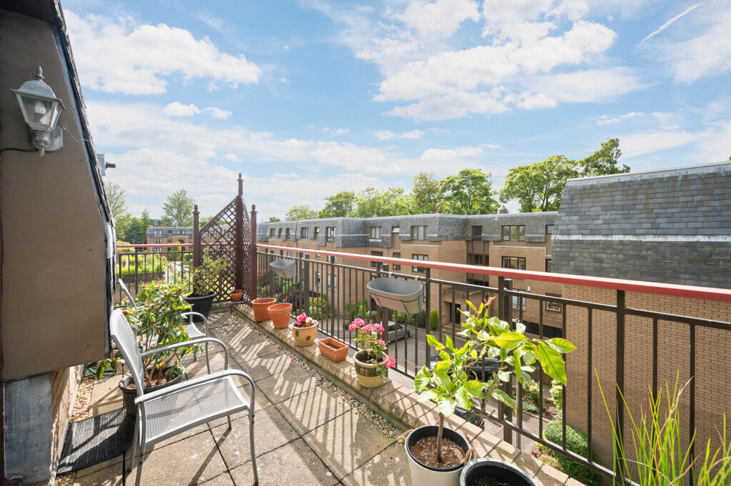 8 (Flat 5) Rocheid Park, Fettes, Edinburgh, EH4 1RU Image 3