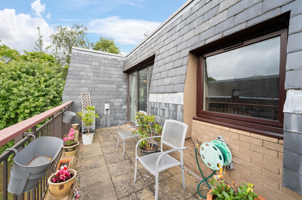 8 (Flat 5) Rocheid Park, Fettes, Edinburgh, EH4 1RU Image 4