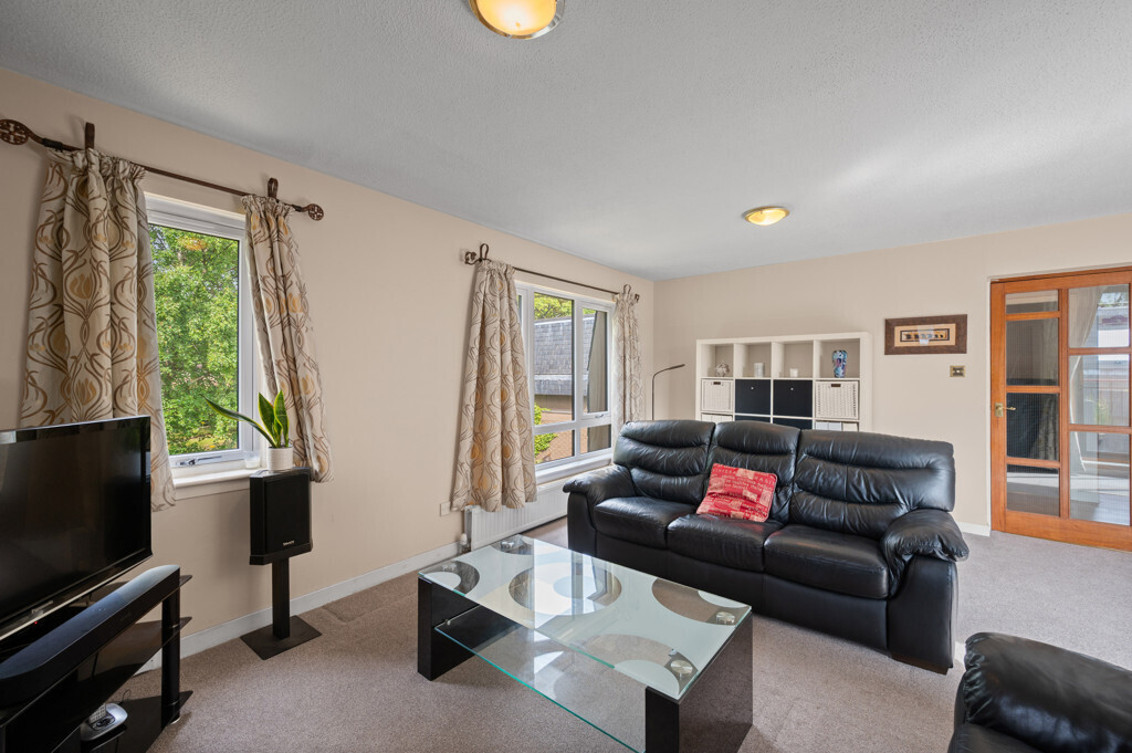 8 (Flat 5) Rocheid Park, Fettes, Edinburgh, EH4 1RU Image 9