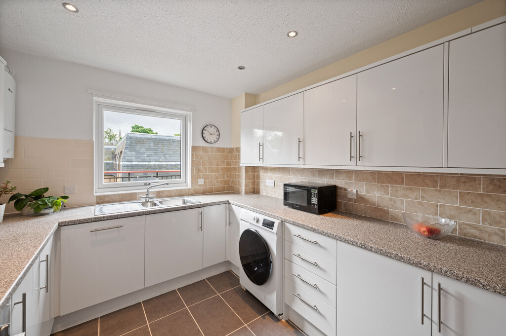 8 (Flat 5) Rocheid Park, Fettes, Edinburgh, EH4 1RU Image 12