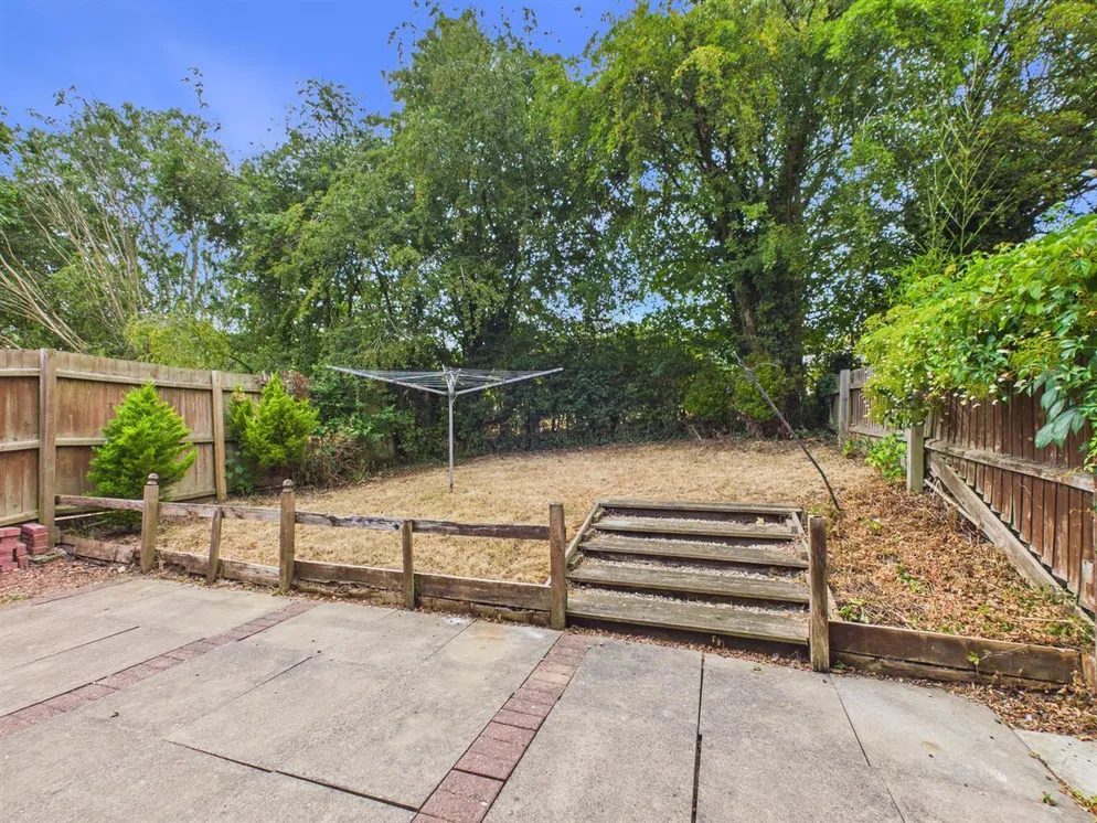 Property carousel item 13