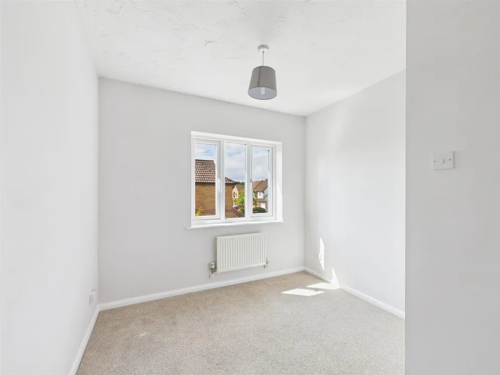 Property carousel item 4