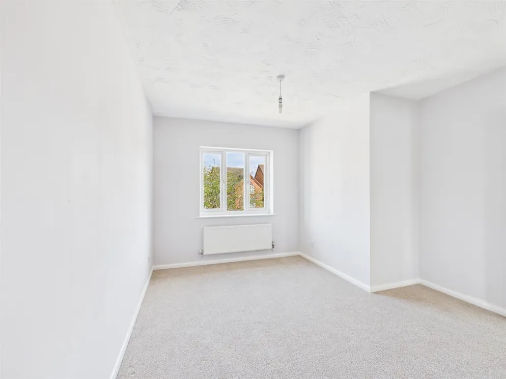 Property carousel item 9