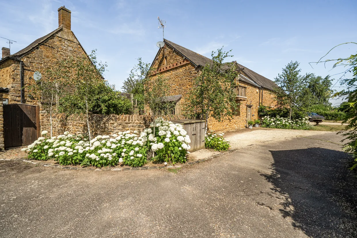 Earls Lane, Deddington, OX15 photo 3