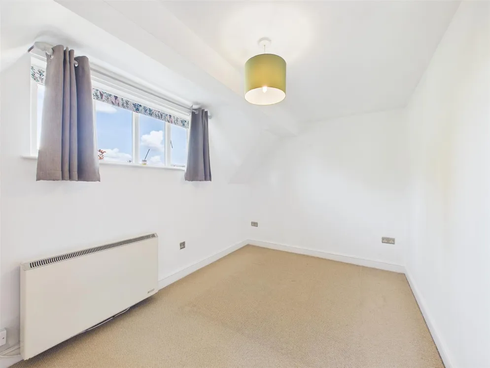 Property carousel item 5